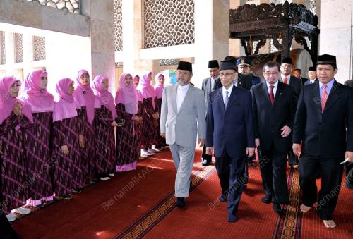 IDN03_05122012_AGONG_JAKARTA