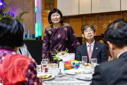 DATUK NUR IZZAH WONG MEE CHOO