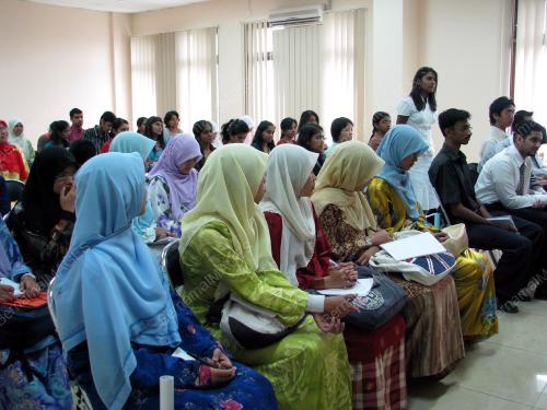PENUNTUT MALAYSIA DI INDONESIA
