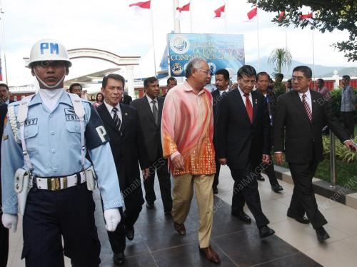 MOHD NAJIB TUN ABDUL RAZAK