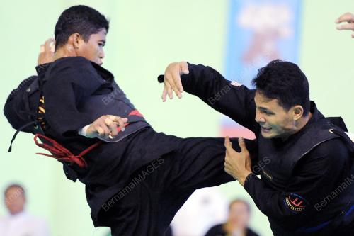 IDN03_20122014_LELAKI_SILAT