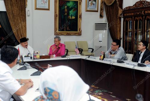 IDN03_23062015_KUNJUNGAN