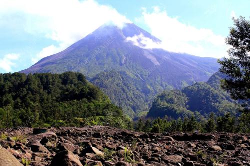 GUNUNG MERAPI