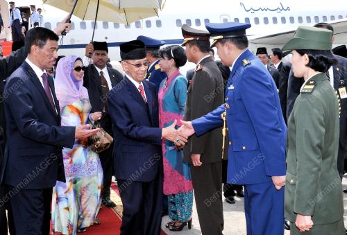 IDN04_03122012_AGONG_JAKARTA3