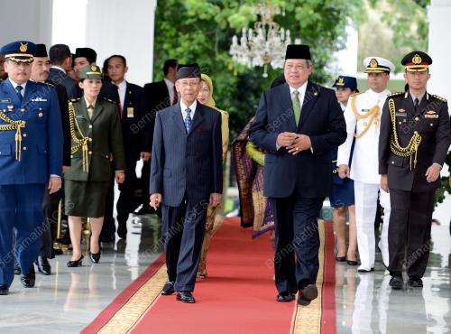 IDN04_04122012_AGONG_JAKARTA