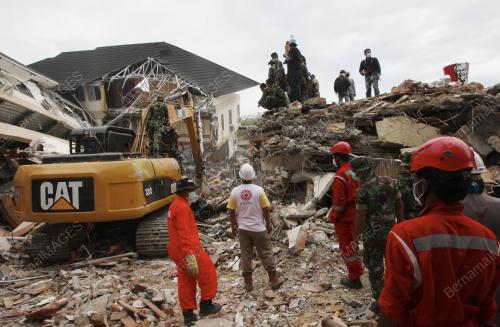 GEMPA_PADANG