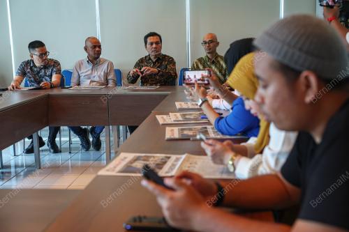 ISWAMI MALAYSIA KUNJUNG THE JAKARTA POST