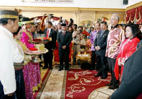 NAJIB TUN RAZAK