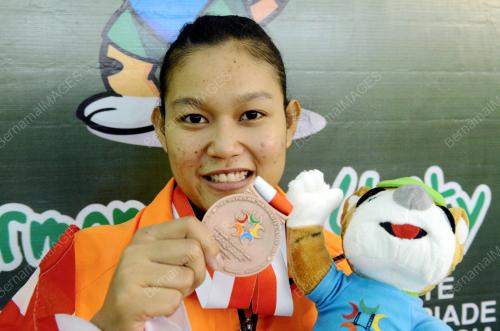 IDN04_24092013_PINGAT_GANGSA