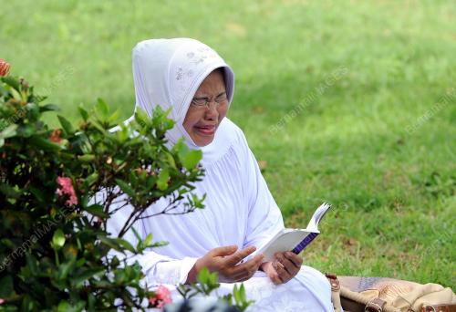 IDN04_26122014_10_TAHUN