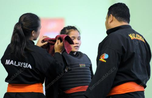 IDN04_SILAT_PELUH_19122014