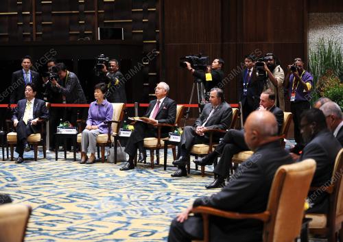 IDN05_08102013_PM_APEC