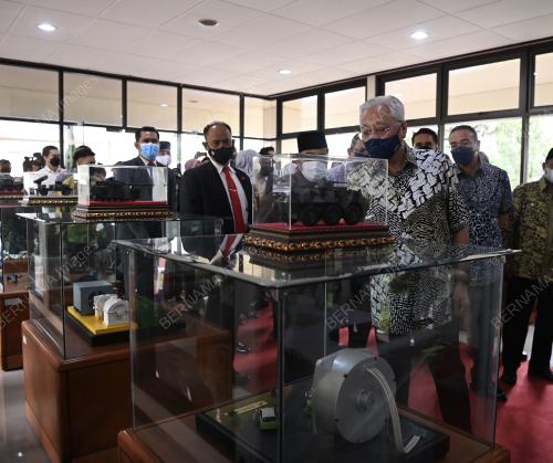 DATUK SERI ISMAIL SABRI YAAKOB