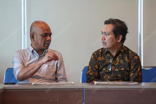 ISWAMI MALAYSIA KUNJUNG THE JAKARTA POST