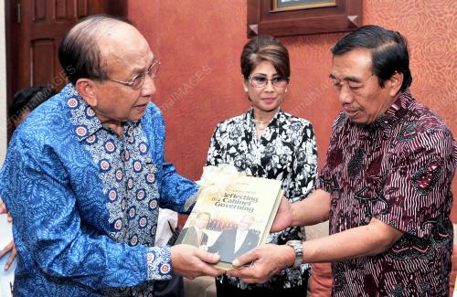 IDN05_19092012_RAIS_AKHBAR