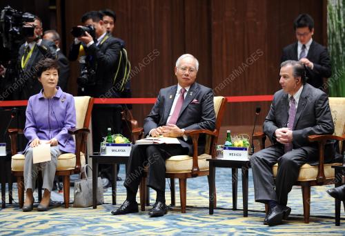 IDN06_08102013_PM_APEC