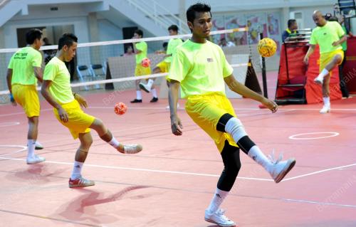 IDN06_08122014_TAKRAW