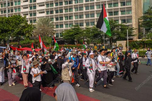 SOLIDARITI RAKYAT INDONESIA TERHADAP PALESTIN