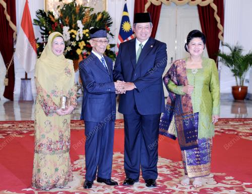 IDN07_04122012_AGONG_JAKARTA