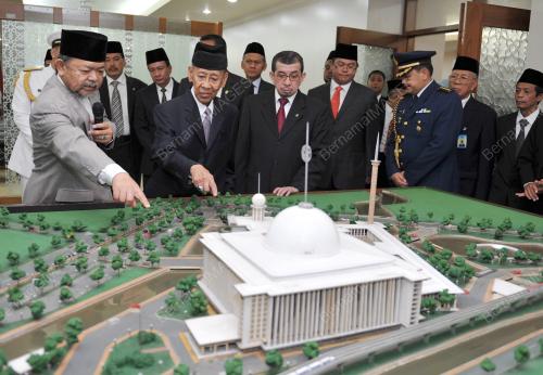 IDN07_05122012_AGONG_JAKARTA