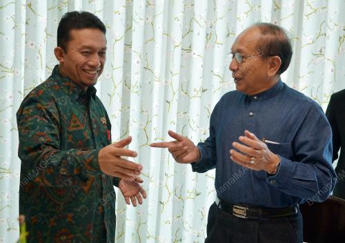 IDN07_08022013_RAIS