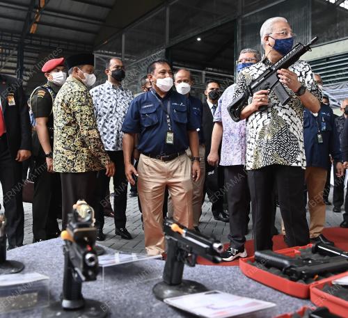 DATUK SERI ISMAIL SABRI YAAKOB