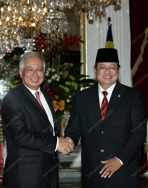 MOHD NAJIB TUN ABDUL RAZAK