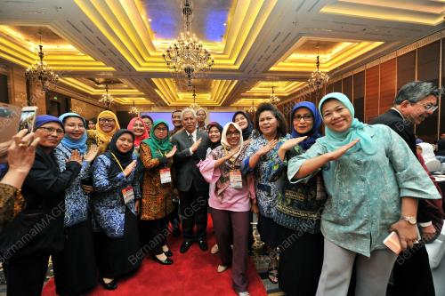 IDN08_02102017_IDRIS_JUSUH