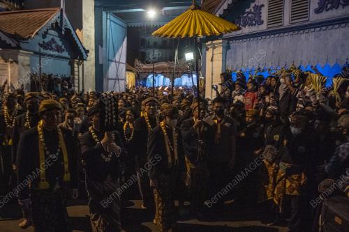 PERAYAAN KIRAB PUSAKA ACARA "KEBO BULE"