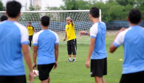 IDN09_08122014_SEPAKBOLA