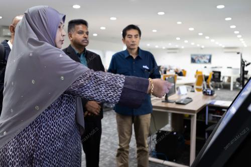DATIN PADUKA NUR-UL KAMALUDIN