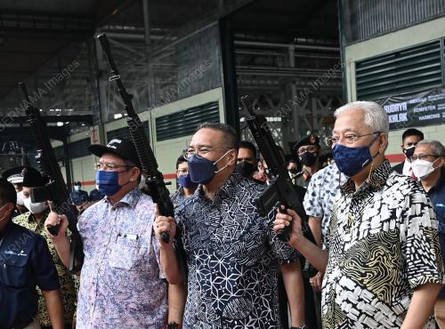 DATUK SERI ISMAIL SABRI YAAKOB