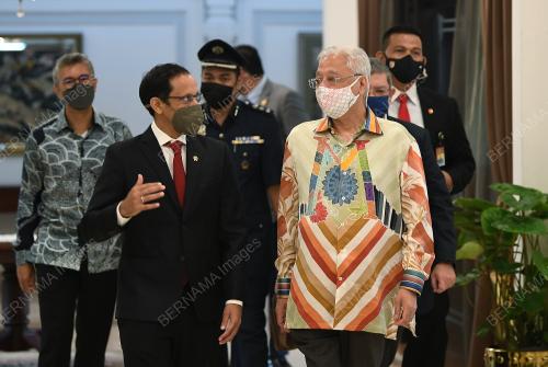 DATUK SERI ISMAIL SABRI YAAKOB