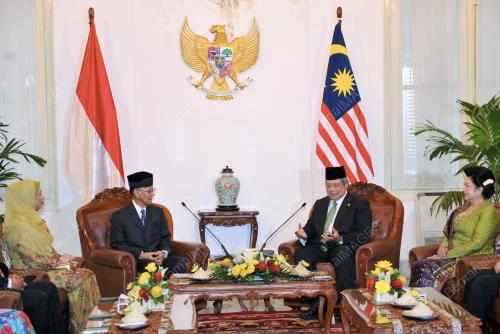 IDN11_04122012_AGONG_JAKARTA