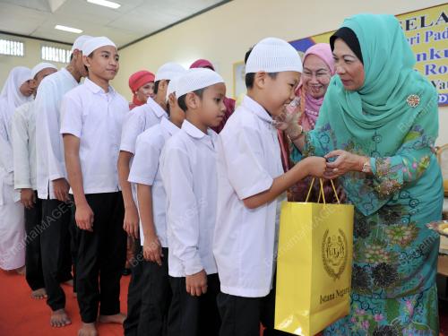 IDN13_05122012_AGONG_JAKARTA