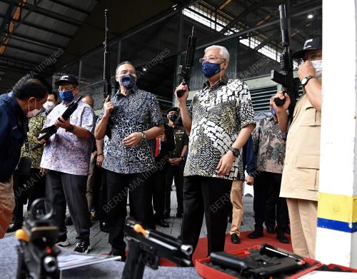 DATUK SERI ISMAIL SABRI YAAKOB