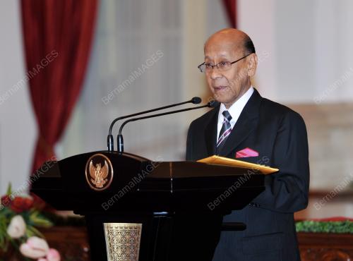 IDN19_04122012_AGONG_JAKARTA