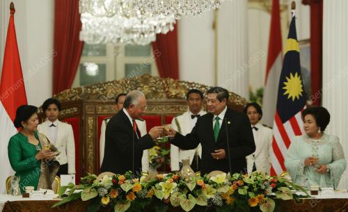 MOHD NAJIB TUN RAZAK
