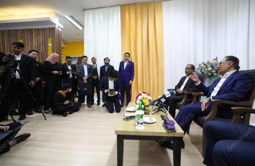 DATUK SERI ANWAR IBRAHIM