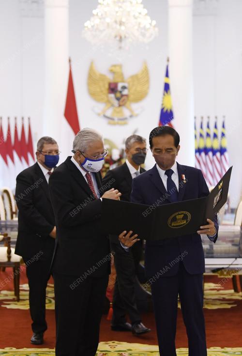 IDN21_10112021_PM_INDONESIA