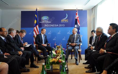 IDN22_07102013_PM_AUS