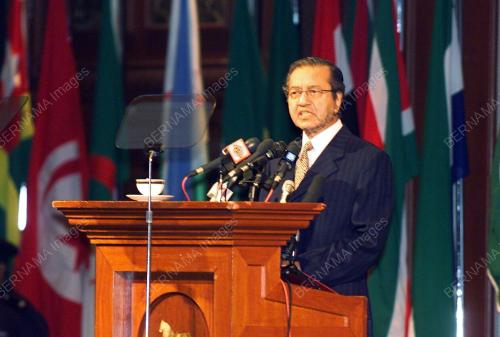 DR MAHATHIR MOHAMAD