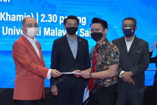 DATUK HAJIJI NOOR