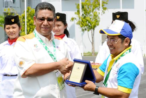 INA04_22092013_CDM_CENDERAHATI