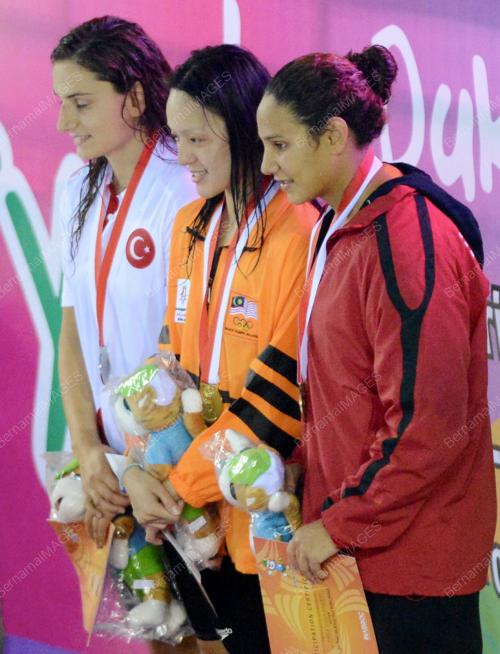INA08_25092013_EMAS_RENANG_1