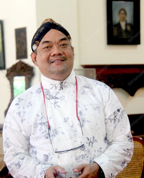 IND01_06012016_PAKU_ALAM