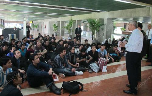 IND01_10022011_PELAJAR_M_SIA