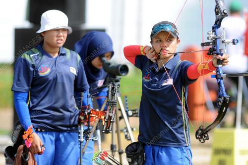 IND01_17122014_COMPOUND_WANITA