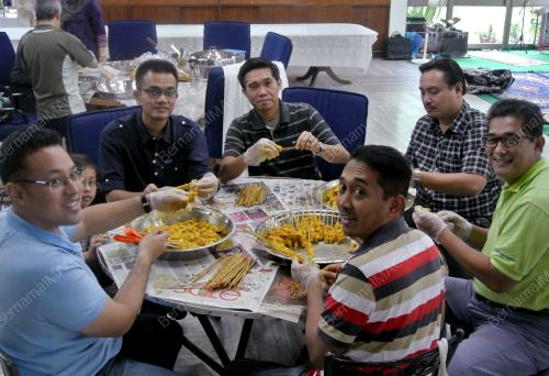 IND02_08082013_HARI_RAYA