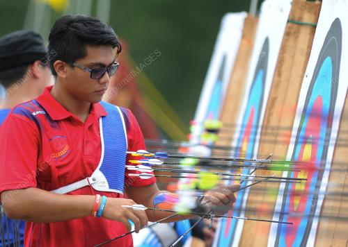 IND02_13122014_MEMANAH_LELAKI